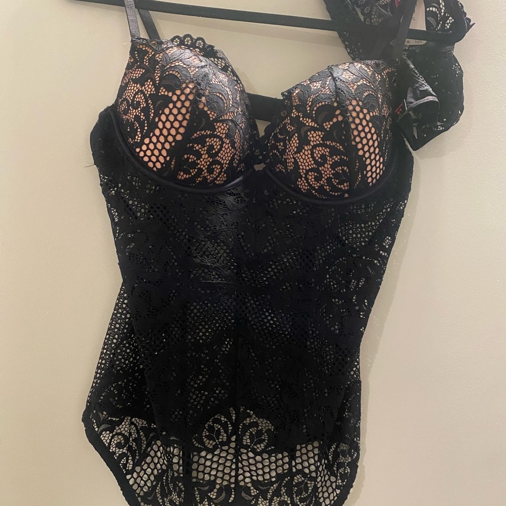 Elegant Black Lace Lingerie